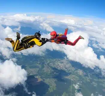 Survolez l'extrême vivre l'expérience du saut en parachute