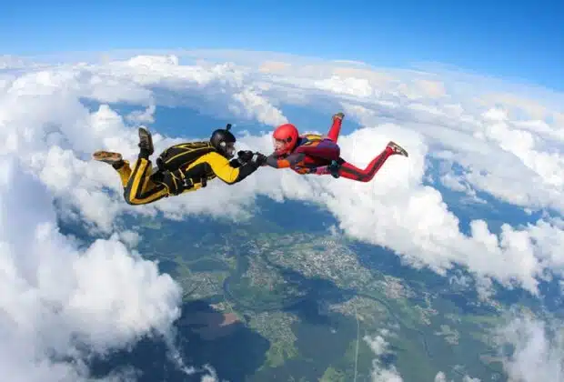 Survolez l'extrême vivre l'expérience du saut en parachute